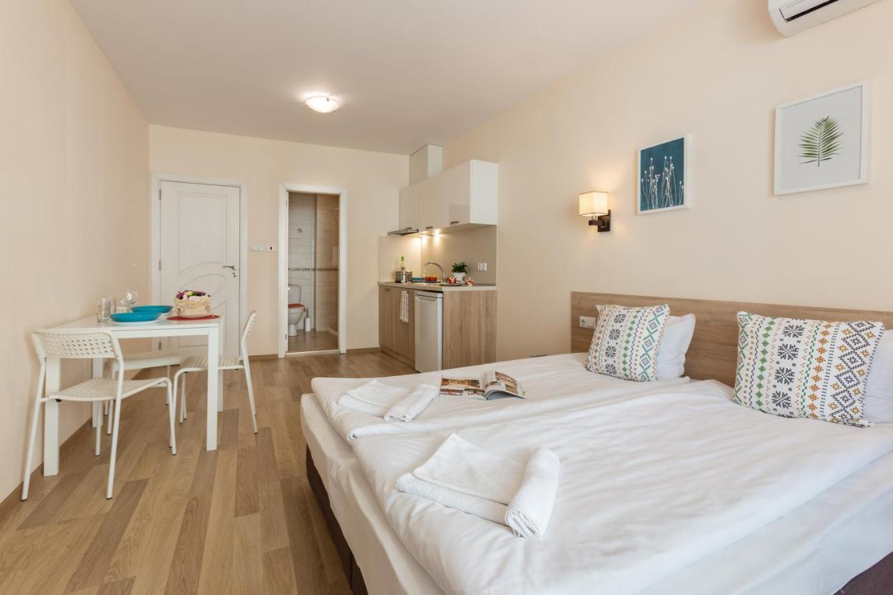 Apartments Flora Burgaz Dış mekan fotoğraf